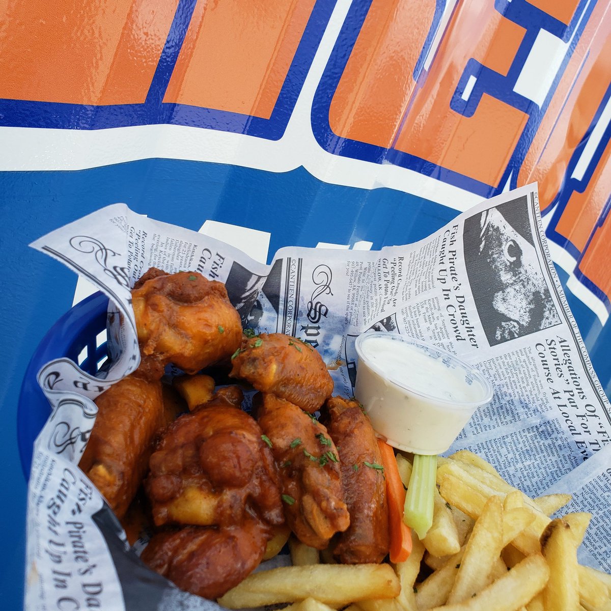 omarLduncan's tweet photo. WINGSDAY!! 6pc with fries for $6
 J'S CREOLE WINGS place your order by PHONE 504-309-9444 GRAB-N-GO or UBER EATS! 1700 N. Claiborne #wegoodbaby,  #jscreolewings,  ##nolaeats https://t.co/rVC6ABHwob