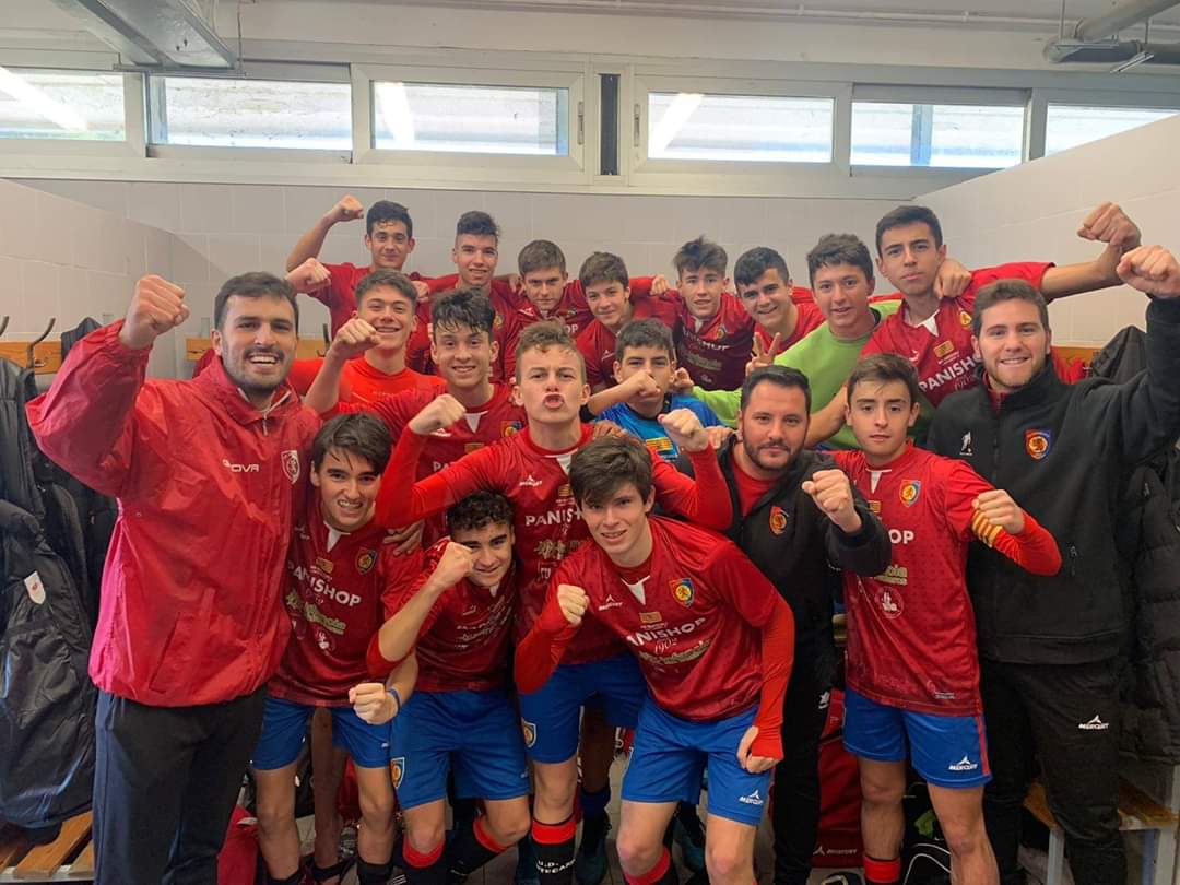 UDMontecarlo's tweet photo. 📣 | Volvemos a animar a toda la familia montecarlista a que nos mandeis imágenes o videos de diferentes éxitos que habéis podido tener con el Montecarlo. Iremos poniendo poco a poco todas ellas. Puede ser desde una victoria, hasta un gol importante, una celebración... https://t.co/1BSVytFU0l