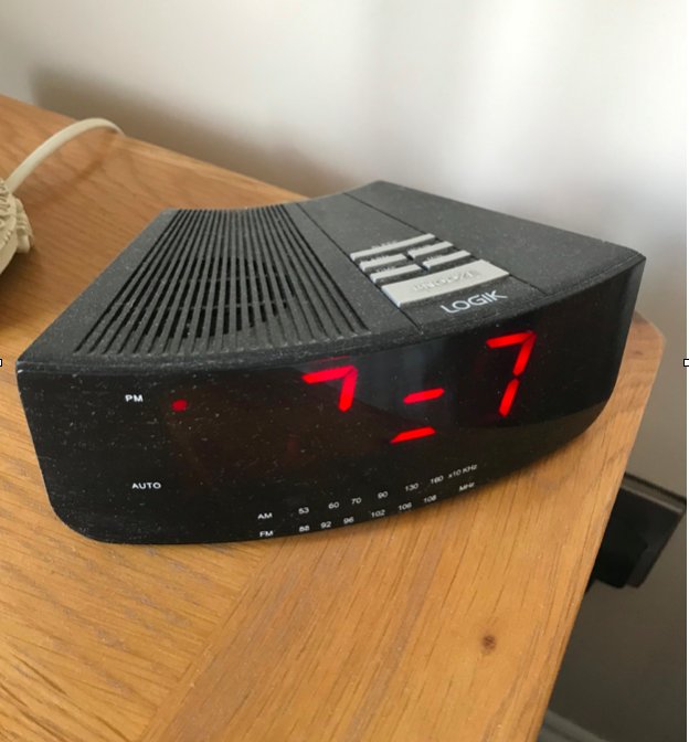 Awesome effort from Maddie, a seriously sharp answer--she clearly understands Rams's philosophy! 100% agree about the product being honest, and it having 'no hidden agenda'! Take some house points! How many though?? Comments below ⬇️⬇️ #design #rams #dieterrams #industrialdesign