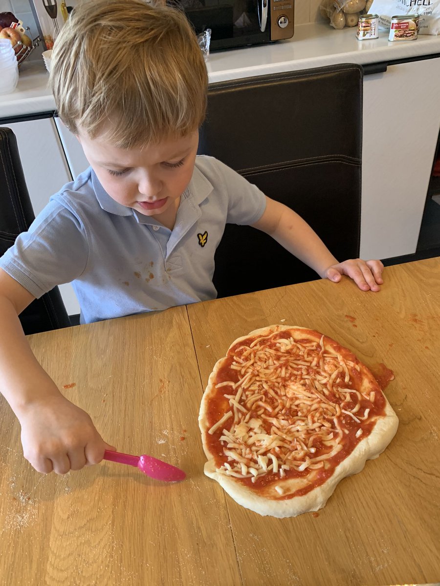 Emza_b's tweet photo. T Making his own Pizza 🍕 thanks to my lovely friend for delivering the ingredients. Kids loved it @mrstmatheson @Kirkcaldywestps https://t.co/clgFq8frCJ