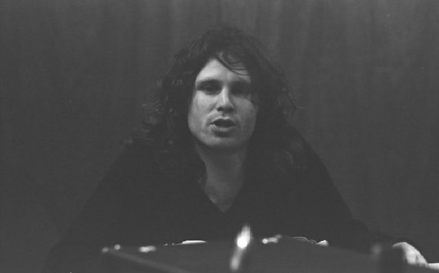 whitekweeen's tweet photo. Jim Morrison photo session for the album "Waiting For The Sun" in February 1968. Photos by Paul Ferrara. #TheDoors #JimMorrison https://t.co/lQfu9wSlik