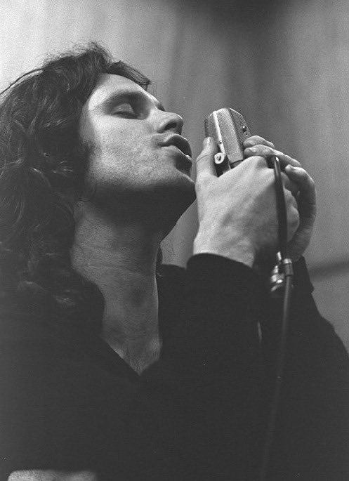 whitekweeen's tweet photo. Jim Morrison photo session for the album "Waiting For The Sun" in February 1968. Photos by Paul Ferrara. #TheDoors #JimMorrison https://t.co/lQfu9wSlik