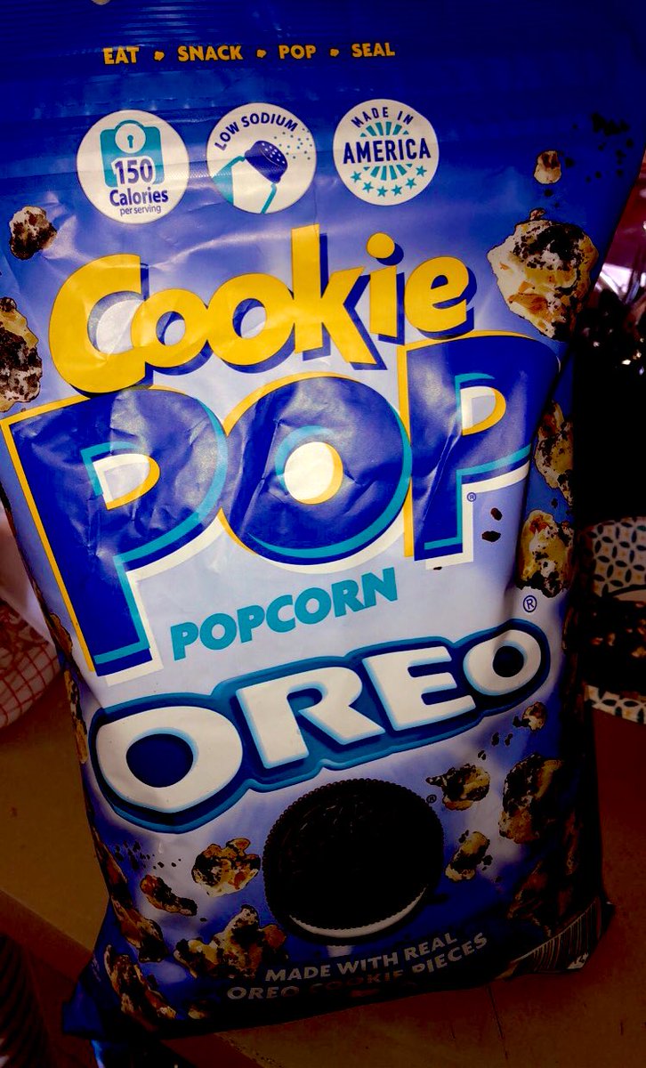 OhMelissaGrice's tweet photo. Well played @SamsClub putting this right at the checkout. 

#SocialDistancing #QuarentineLife #QuarantineSnacks #ww https://t.co/lGQReLpb3p
