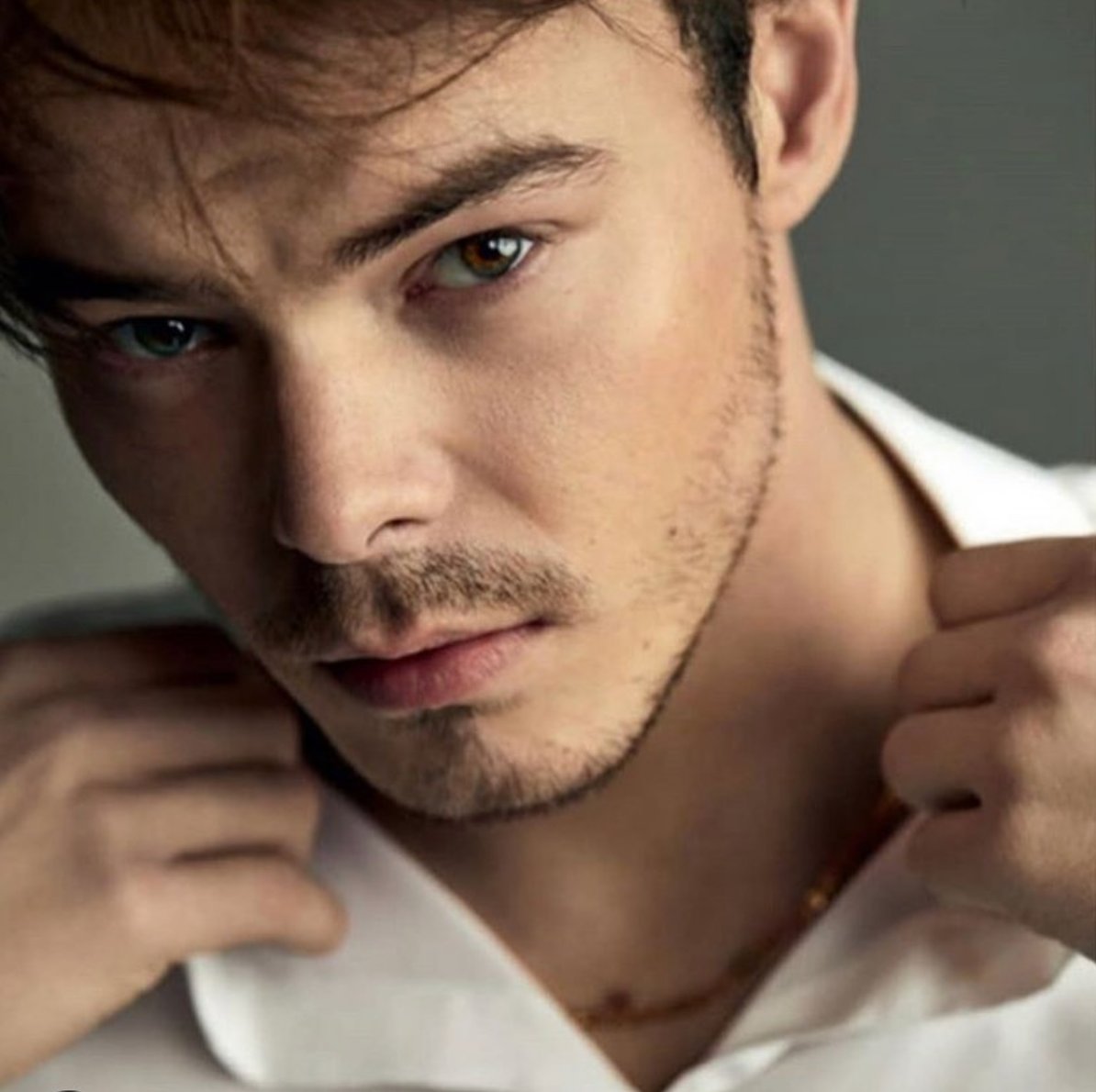 cheatonupdates's tweet photo. Charlie in April's @esquiresg #newmutants #strangerthings https://t.co/y87xSpMf6o