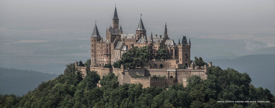 BCConsolidator's tweet photo. The top five most beautiful castles in #Europe: https://t.co/SBzwpToYkH #travel #traveller #castles #architecture #travelblog https://t.co/iumSECKAuz