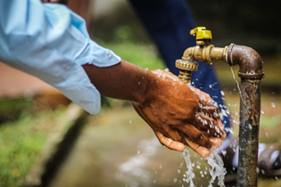 PanAfricare_Ng's tweet photo. Wash your hands regularly to prevent the spread of Covid19. #Washyourhands thoroughly for at least 20 seconds with soap and running water. Remember to practice social distancing. #StayHomeStaySafe #Power4wd @exxonmobil  @NBA_Africa @ExxonMobil_NG https://t.co/R8bACanGps