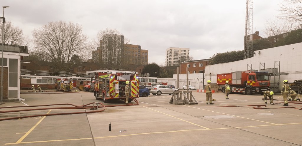 LFB_Croydon's tweet photo. Red Watch crews from Croydon and Norbury Fire stations carried out multi appliance training drills today to ensure we keep delivering our first class service to the communities of London @LFBWilliams @dac_welch @LondonFire #Opsprofessionalism https://t.co/WkSmtCjJpH