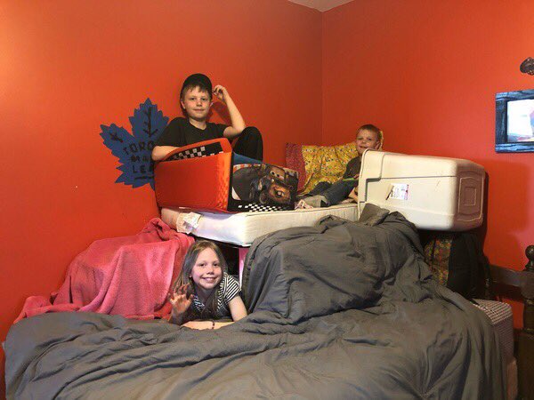 MrsMmeHowe's tweet photo. Ezra and his siblings built a double decker fort today! Awesome teamwork guys. :) https://t.co/dmrEUmRkIl