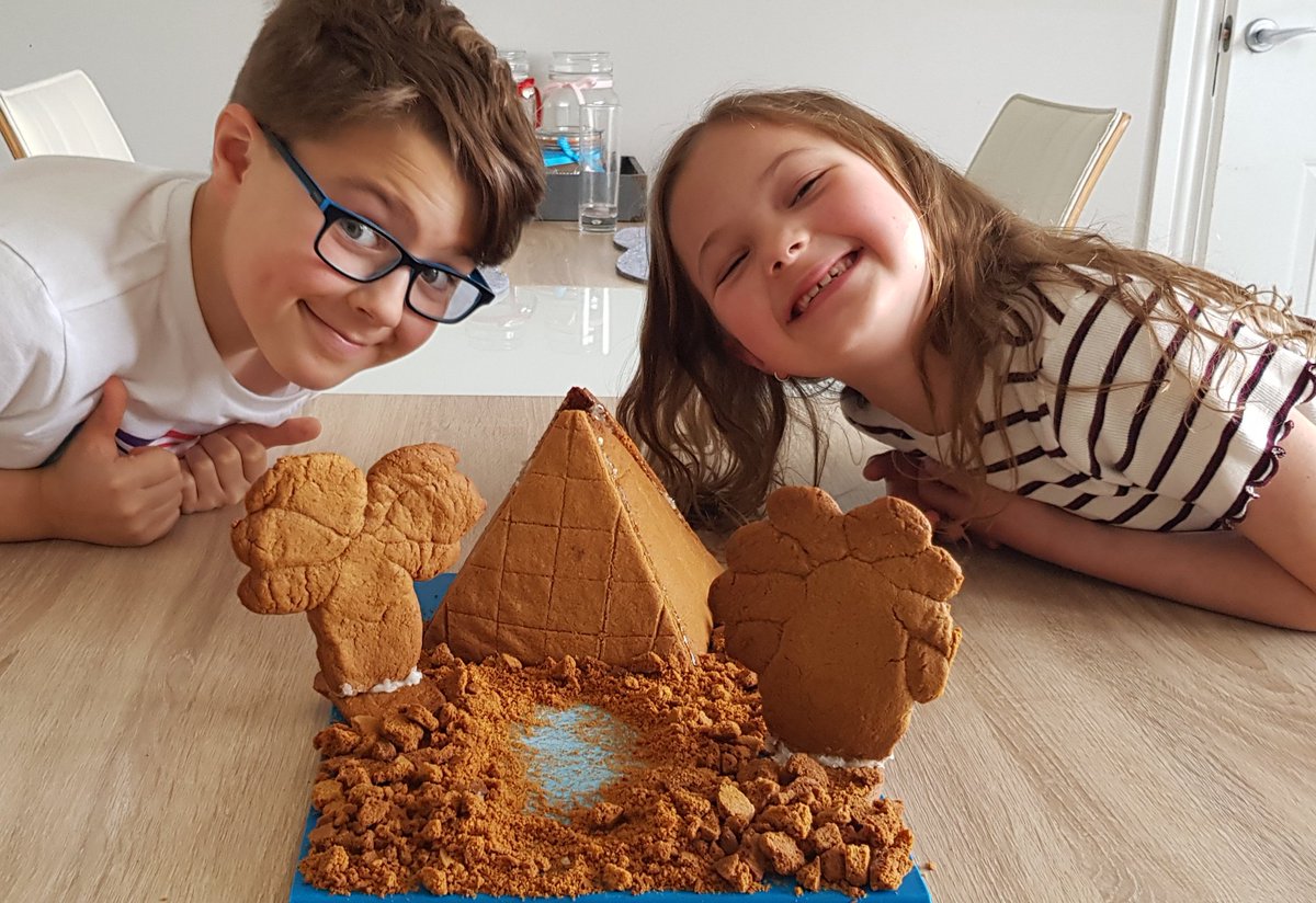 EllsA901's tweet photo. Ellis lockdown week 2. The Egyptian pyramids in all its gingerbread glory, complete with sand, oasis and palm trees 🏝🐫 @HawardenVillage @y3hvcs @y6hvcs #didnttheydowell #1millionhousepoints https://t.co/1GqojrmU16