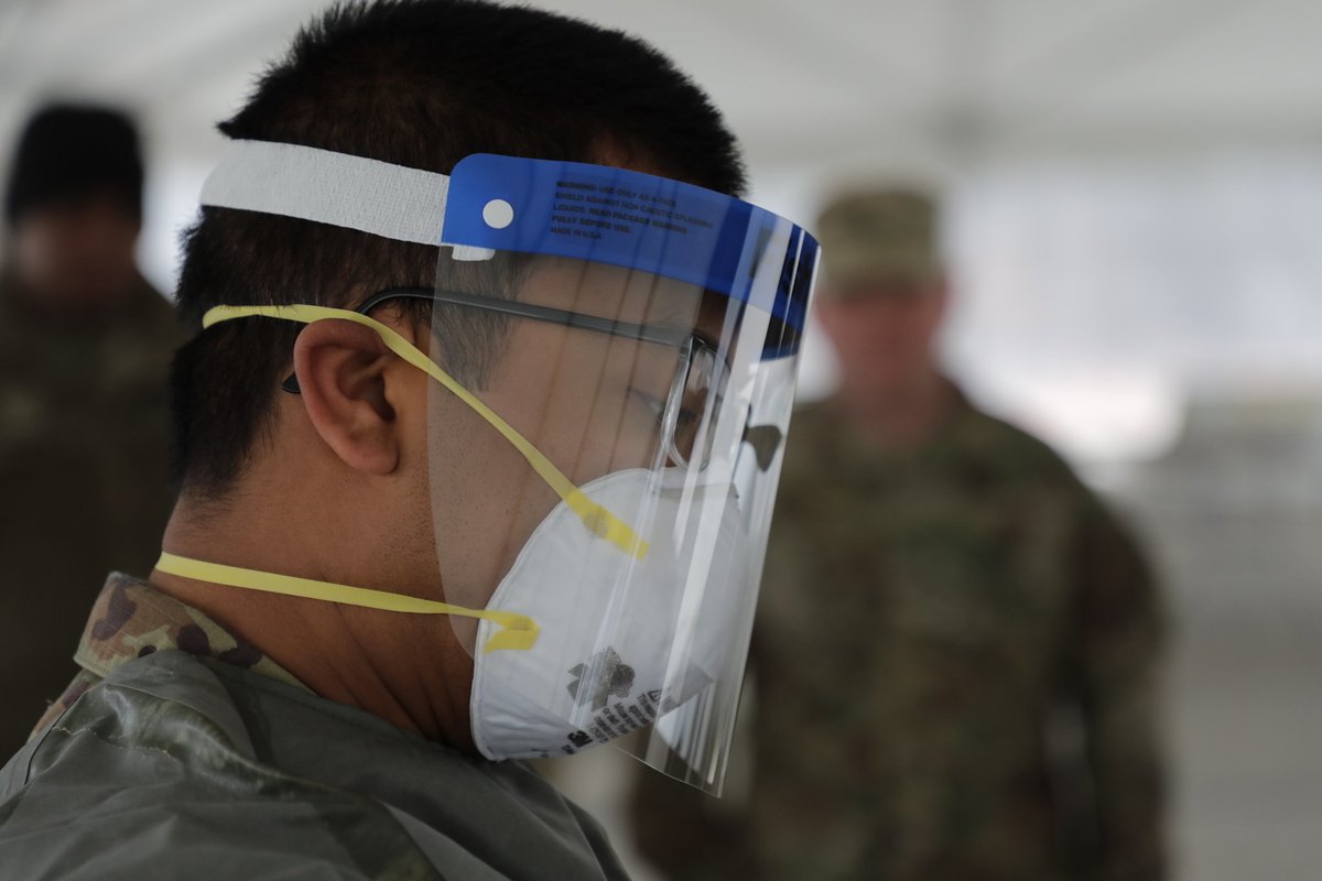 USNationalGuard's tweet photo. Today, more than 17,250 National Guard members in all 54 states, territories and the District of Columbia continue to work with local, state and federal partners to battle COVID-19.  Photos: https://t.co/lvGkujj1PN https://t.co/lpxvp1egLO