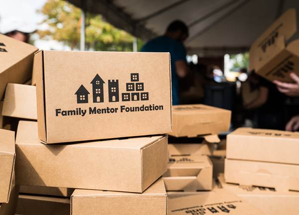 CISofOhio's tweet photo. "In addition to the grab-n-go meals available at Stiles Elementary, 120 students received a Buddy Box thanks to our partnership with @FMFOhio. Each boxes includes 1 easy to make meal and snacks for the weekend!" - Dantelle #CISCares #KidsofCIS #Allinforkids #BetterTogether https://t.co/GgtnkCIun3