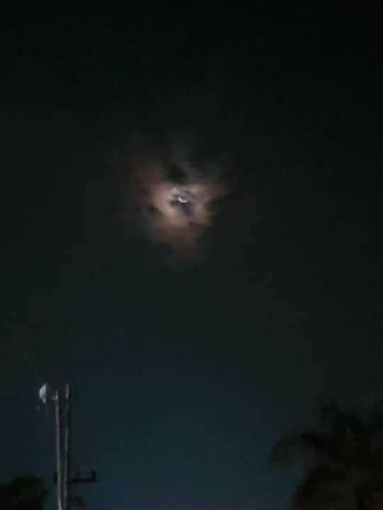 _TALENU_'s tweet photo. Así se vio #Lucifer en provincia / así se vio en CDMX. https://t.co/hwp3RDG1bi