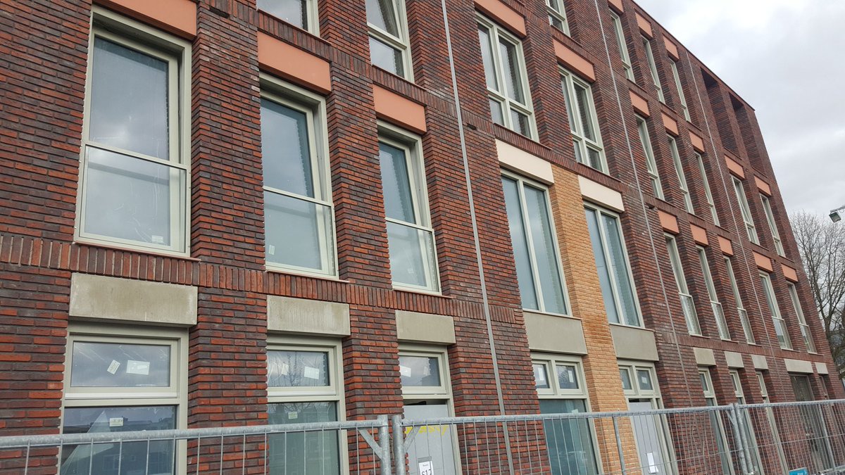 ArnhemsHart's tweet photo. En dat allemaal in de Arnhemse binnenstad vanmiddag. Weet jij waar het is?

#Arnhem #bewoners6811 @hansp9130 @Reinbouw @stadswaardevgo @vandiestontwerp https://t.co/8IEC9Y7eVn