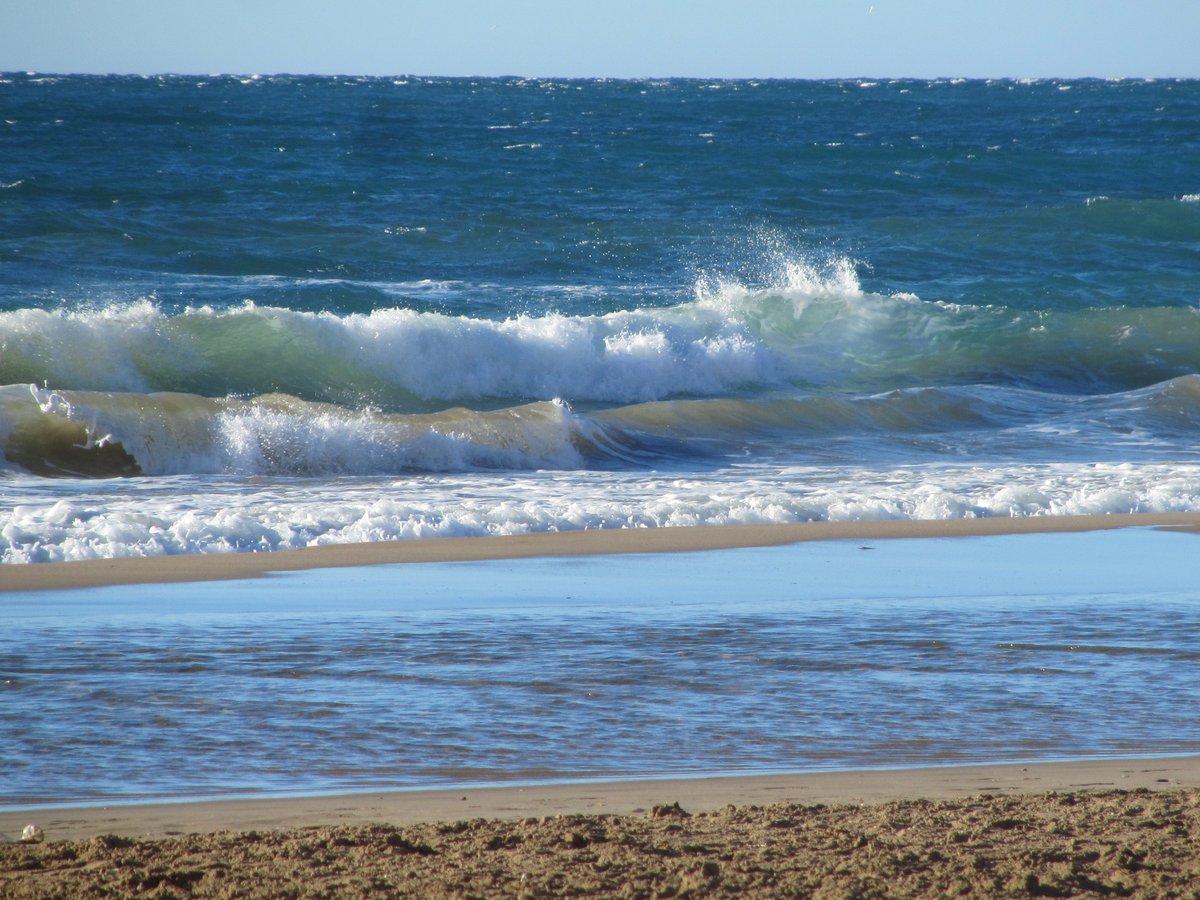 remeihurtado's tweet photo. La mar segons el cel, cada dia un color diferent. https://t.co/Z0S1banplE