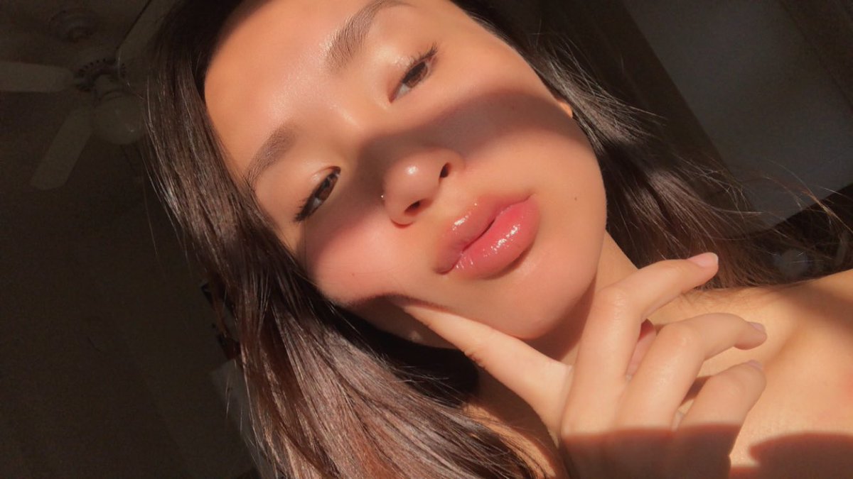 maiaa_papayaa's tweet photo. Get some sunshine✨ took these in an attempt to motivate myself to get some work done #sunappreciation https://t.co/7hoHKhAmyE
