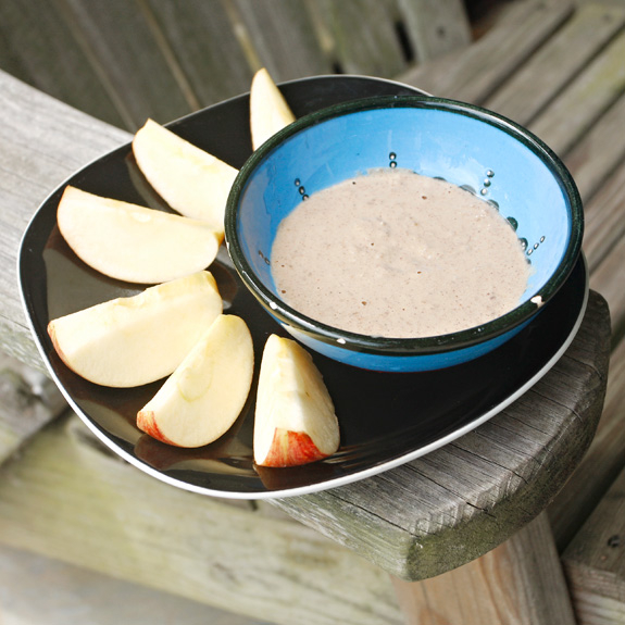 HeatherNicholds's tweet photo. What's your favorite snack?
If you're a fan of apples with peanut butter, you might like this vanilla-cinnamon dip as a little switch up! 
Get the recipe: https://t.co/0GtzwBMAEz 

#vegan #whatveganseat #veganfood #veganeats #veganfoodshare #veganrecipes #superyumful #vegansnack https://t.co/4IjxTUv3IS