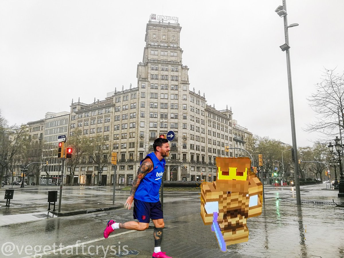 johannftcrysis's tweet photo. El youtuber @auronplay es visto en el centro de Barcelona junto a Messi, ambos saltándose el confinamiento. ¿Estos son tus ídolos? Los míos ya no... https://t.co/zZkruwOjMH