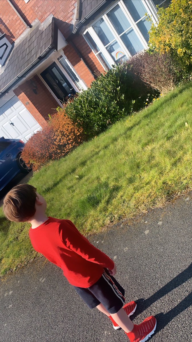 Carter spotting rainbows 🌈 on our street today <a href="/GorseyRec/">Gorsey Bank Reception</a>  😘