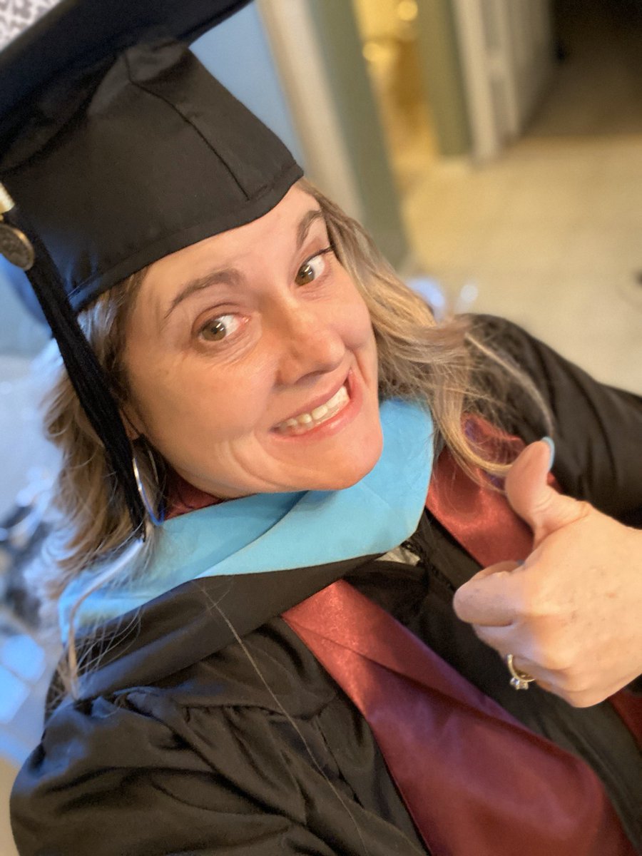 MrsDavidson5678's tweet photo. Dressing for success today with my cap and gown today,hoping my graduation will be rescheduled. @SingleyAcademy @IrvingISD #singleyspiritweek https://t.co/MGg8epwic2