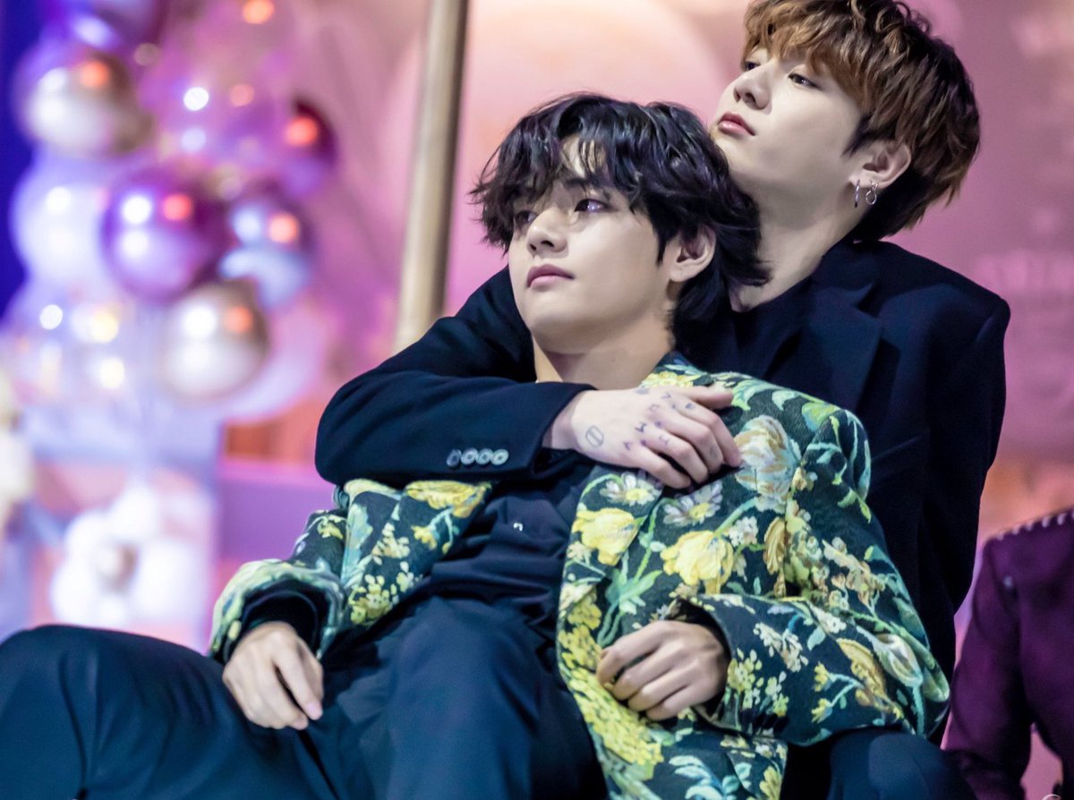 Цвета вигуков. Чонгук БТС. Чонгук и Тэхен. Taekook 2014. Тэхен БТС.