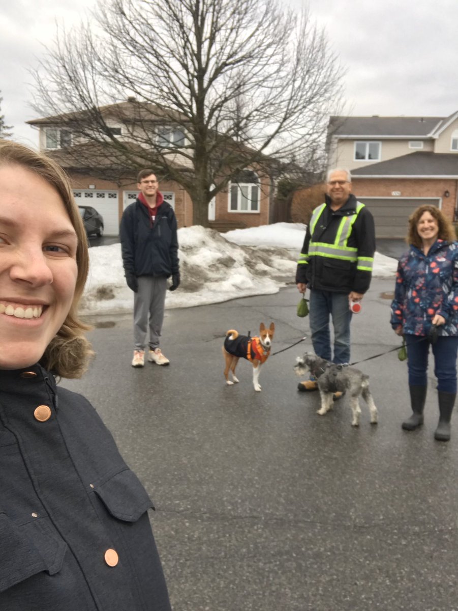 Fallingbrook679's tweet photo. Mrs. Stooke and her family like to go out for a walk with their dogs Mylo and Doug. #PhysicalDistancing #goingforwalks #StayActive #WeWillGetThroughThisTogether @FallingbrookPTC @OCDSB @maryjanefarrish https://t.co/GCHlD1qaE1
