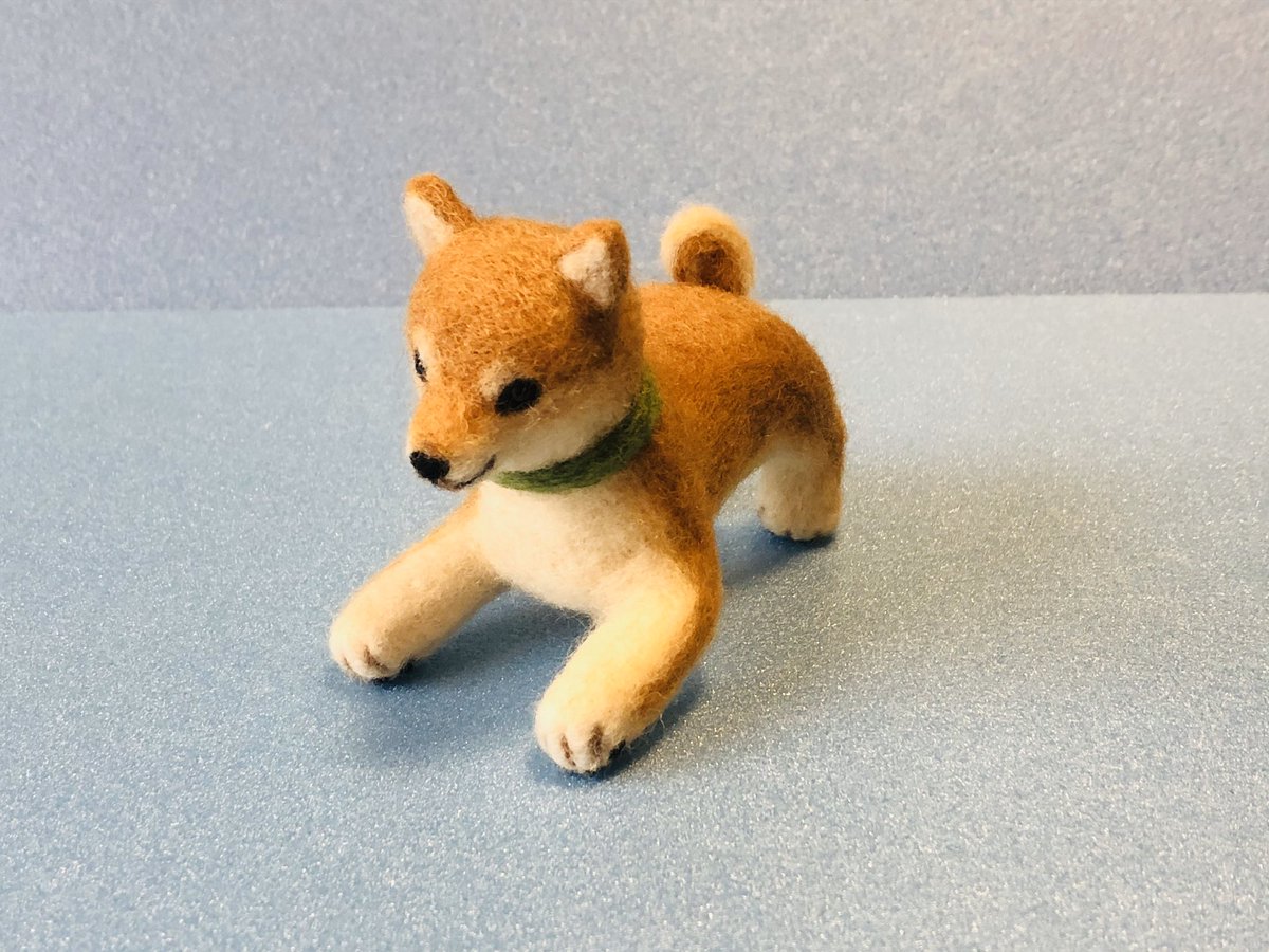 ヒース 柴犬を作りました 犬は作り慣れてないので 昔作った柴犬キットの作り方を参考に作ったものです 私はインコの他にも柴犬がすごく大好きなんですよね この子を作った事で柴犬飼いたい欲が抑えられましたわ 羊毛フェルト