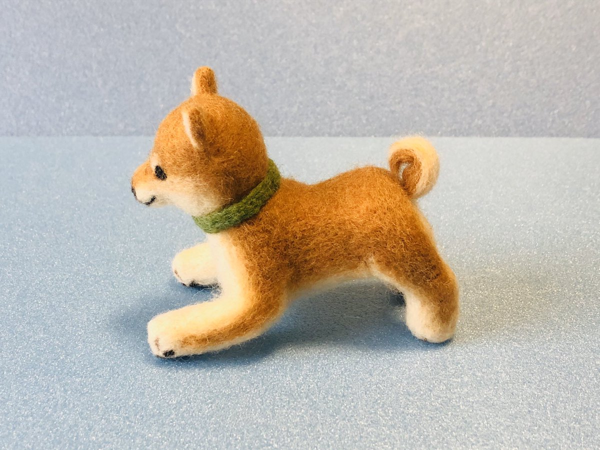 ヒース 柴犬を作りました 犬は作り慣れてないので 昔作った柴犬キットの作り方を参考に作ったものです 私はインコの他にも柴犬がすごく大好きなんですよね この子を作った事で柴犬飼いたい欲が抑えられましたわ 羊毛フェルト