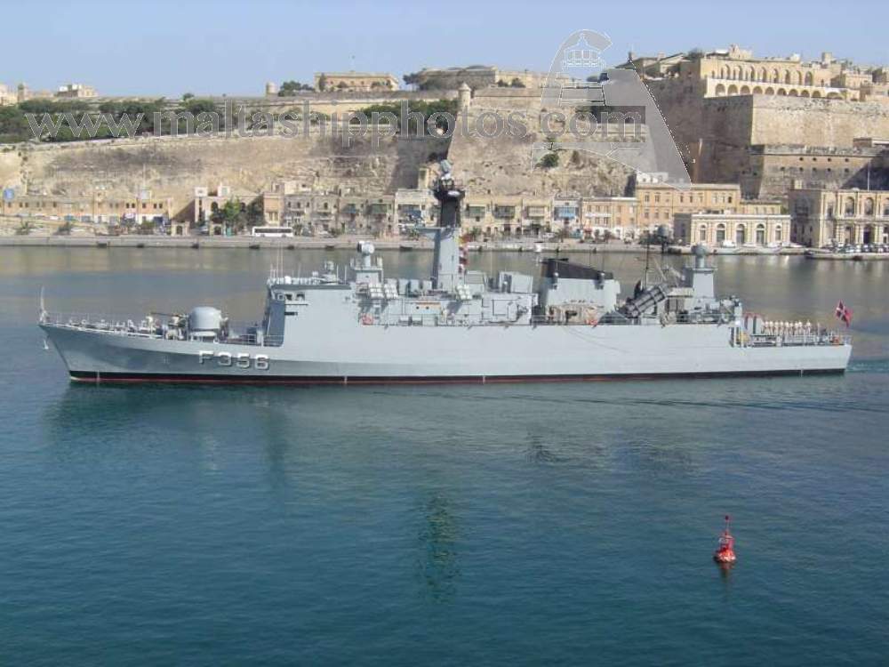 ShipsInPics's tweet photo. Thanks for the mention! Shipguru: #Royal #Danish #Navy #F356 #HDMS #PETER #TORDENSKIOLD #entering #Grand #Harbour, #Malta - 19.05.2006 - https://t.co/mHD2qaFt3w ShipsInPics worldshipsoc warshipworld WarshipPorn WarshipsIFR WarshipCam https://t.co/Blanwxg50y
