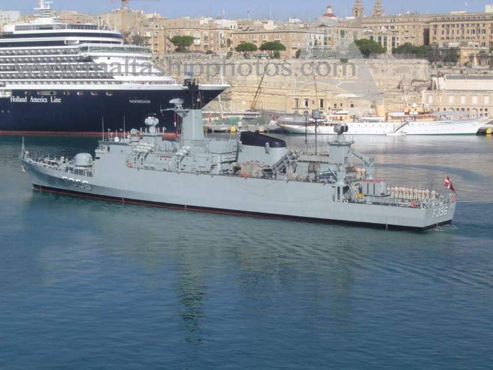 ShipsInPics's tweet photo. Thanks for the mention! Shipguru: #Royal #Danish #Navy #F356 #HDMS #PETER #TORDENSKIOLD #entering #Grand #Harbour, #Malta - 19.05.2006 - https://t.co/mHD2qaFt3w ShipsInPics worldshipsoc warshipworld WarshipPorn WarshipsIFR WarshipCam https://t.co/Blanwxg50y