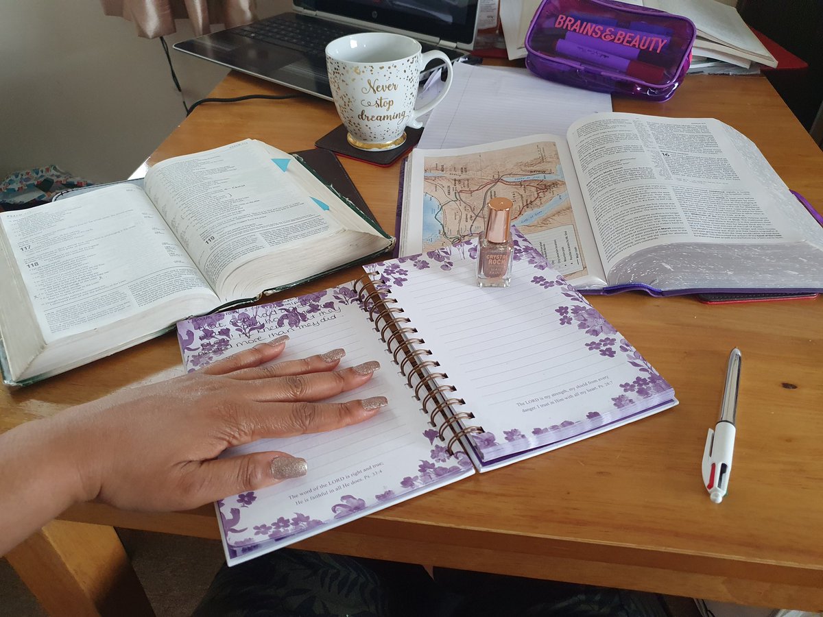 Khisha17's tweet photo. @uob_re @CWilkinsRE1 @Miss1_Patel @MrKhan_RE @HBarotRE @Mr_Zaman4 @suzina_khatun @CassCV1 @LaylaRogers14 @MTanner__ @UoB_Geography @UoBTeach_Pri My normal R&amp;R would be getting my nails done, so I'm moved to home nail care! Alongside with my daily Bible study, I get to do two in the comfort of my own home! #standard9 #REinspire #neverstopdreaming #lovemyBibles #newcolour #tranquilityathome 💞💅🏾📖 https://t.co/RVJQ0am1o5