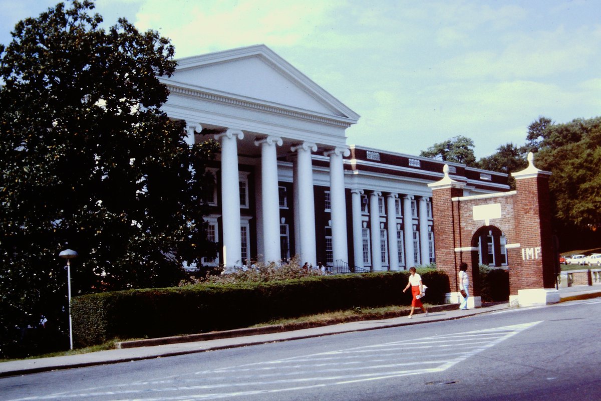 On the way back they stopped off at  @UVA. Scott Stadium really has changed since this photo. The capacity has increased by about 20,000 since this photo.