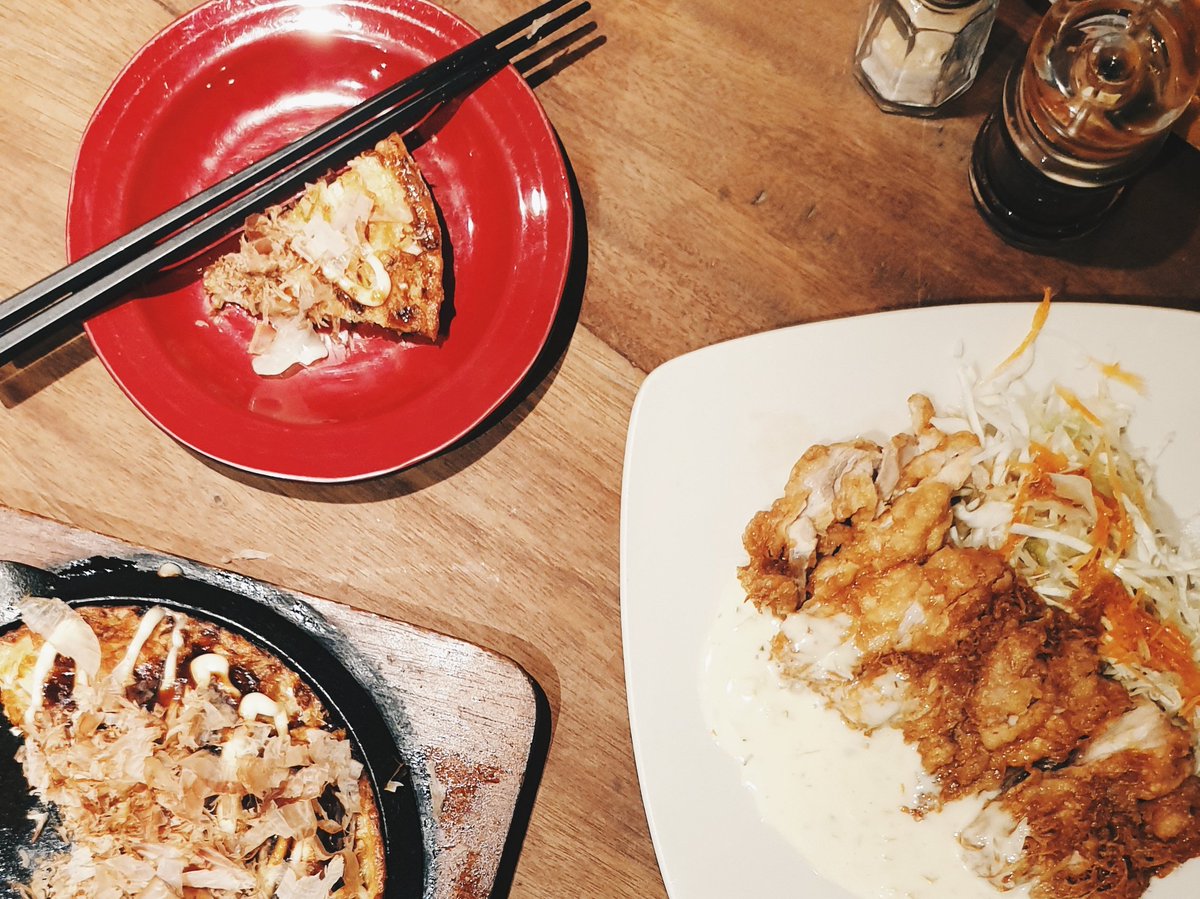 RAF2909's tweet photo. REKOMENDASI @GrabID FOOD
Sekitar Jakarta Selatan atau deket2nya, khususnya Kuningan (deket kosan &amp; kantor)

Hasil coba2 selama WFH karena gak bs masak. Yg dimasukin cuma yg menurut gw enak doang. 🤤 Jd, pas nemu yg enak, baru di-update. ✍

🍱 Sebuah utas https://t.co/ZnjhpbOpVi