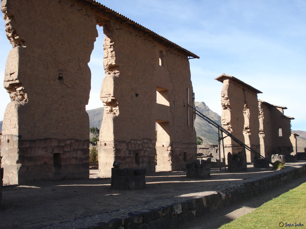 Info_SapaInka's tweet photo. #Raqchi

auf dem Weg von #Cusco nach #Puno liegt die #Ruinenstätte mit dem #Viracocha Tempel. Mit den hohen Seitenmauern und #Säulen muss der #Tempel unglaublich #beeindruckend gewesen sein.

https://t.co/WkZ2HycEVm https://t.co/jXwlkssTzV