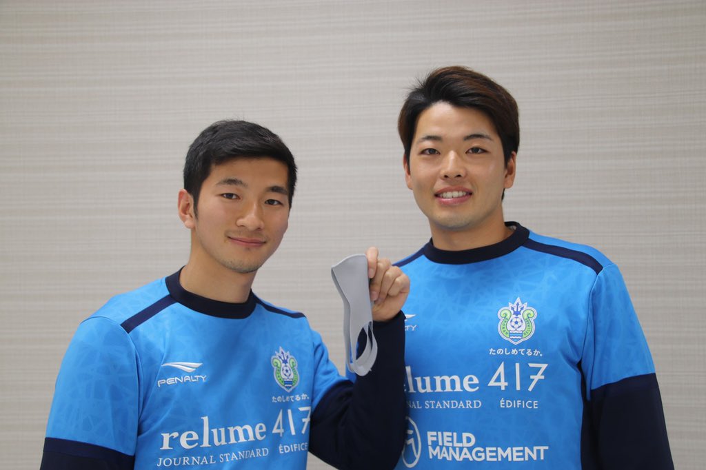 bellmare_staff's tweet photo. 今日の #澤田恒 選手と #堀田大暉 選手のインスタライブもめちゃくちゃ面白かったですね🤣
これはもう見て頂くしか…‼️24時間、アーカイブを残していますので今からでもぜひ👀
そして明日は…生抽選の結果、#三幸秀稔 選手と #茨田陽生 選手が登場しますよー👏
明日も14:00から30分間です😊
#bellmare https://t.co/LYPRMbrYz9