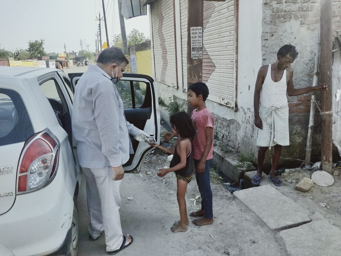 Dr.Neerajpati Tripathi (@drneerajpati) on Twitter photo राष्ट्रीय आपदा के समय अटेवा उ०प्र० मदद को आगे आया।
#AtewaHelpDay
<a href="/PMOIndia/">PMO India</a> <a href="/narendramodi/">Narendra Modi</a> <a href="/ZeeNews/">Zee News</a> <a href="/ABPNews/">ABP News</a> <a href="/nsitharaman/">Nirmala Sitharaman</a> <a href="/RahulGandhi/">Rahul Gandhi</a> <a href="/News18India/">News18 India</a> <a href="/PTI_News/">Press Trust of India</a> <a href="/Aamitabh2/">Amitabh Agnihotri</a> राष्ट्रीय आपदा के समय अटेवा उ०प्र० मदद को आगे आया।
#AtewaHelpDay
<a href="/PMOIndia/">PMO India</a> <a href="/narendramodi/">Narendra Modi</a> <a href="/ZeeNews/">Zee News</a> <a href="/ABPNews/">ABP News</a> <a href="/nsitharaman/">Nirmala Sitharaman</a> <a href="/RahulGandhi/">Rahul Gandhi</a> <a href="/News18India/">News18 India</a> <a href="/PTI_News/">Press Trust of India</a> <a href="/Aamitabh2/">Amitabh Agnihotri</a>