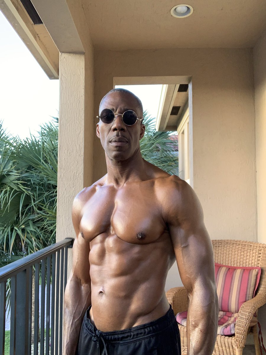 TempleMuscles's tweet photo. #TempleOfMuscle
#BlackMuscle
#BlackDaddyMuscle
#DaddyBodybuilder https://t.co/4yUJWSsEM8