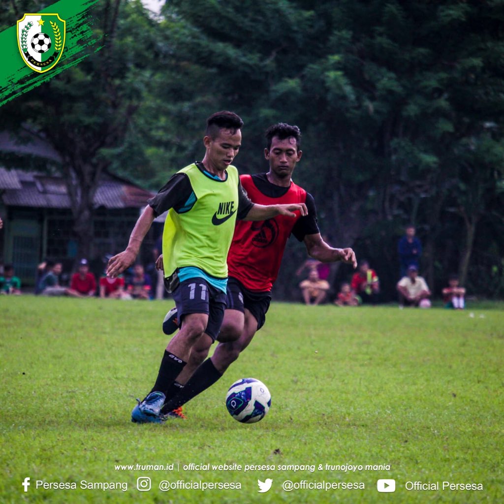 officialpersesa's tweet photo. Dok. Training Sekaligus Uji Coba terakhir sebelum diliburkan. April (01/04/20). 🔥🔥🔥
...
#persesaistimewa
#persesasaabiddeh
#salamsatretanan
#laskartrunojoyo
#persesasampang
#sampang
#madura
#liga3
#liga32020 https://t.co/BX8aHLlGmt