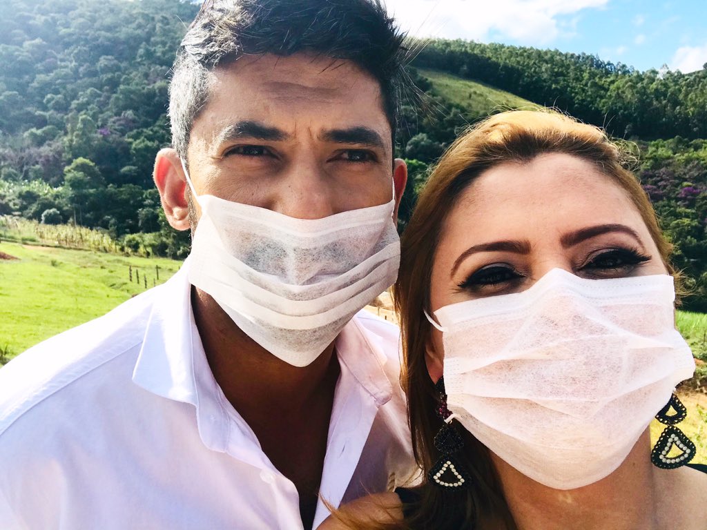Bom Dia! ❤️
Com essa pandemia do Coronavírus, vamos nós unirmos e vencermos, cada um fazendo sua parte, fique em casa. 
#marciaemaciel #noivadocordeiro #belovale #minasgerais #musica #music #sertanejo #duplasertaneja #musicasertaneja #pop #corona #covid #uniao #saude