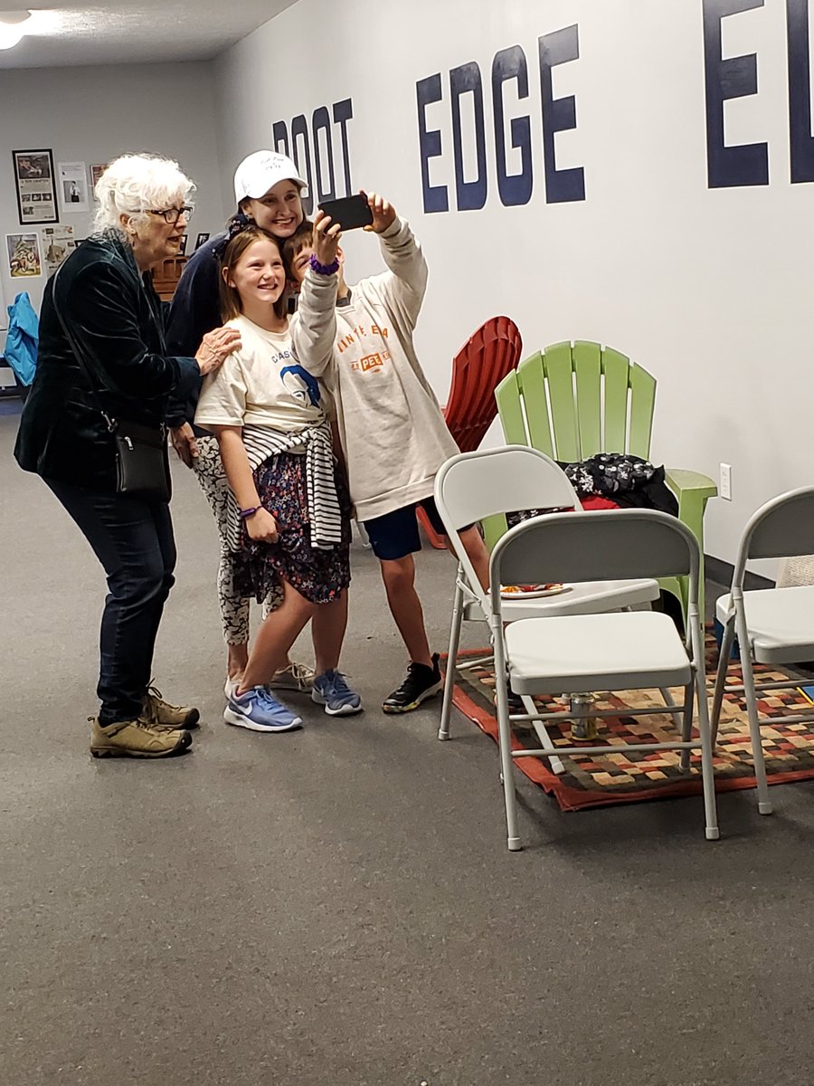 I could do a whole thread about Ms. Anne. She always stayed and chatted with us. We loved being around her. Here she is taking a selfie with some of our young phone bankers and a photo with my kid. (Julia had an ROTC dance and came in for me to do her makeup) 17/20