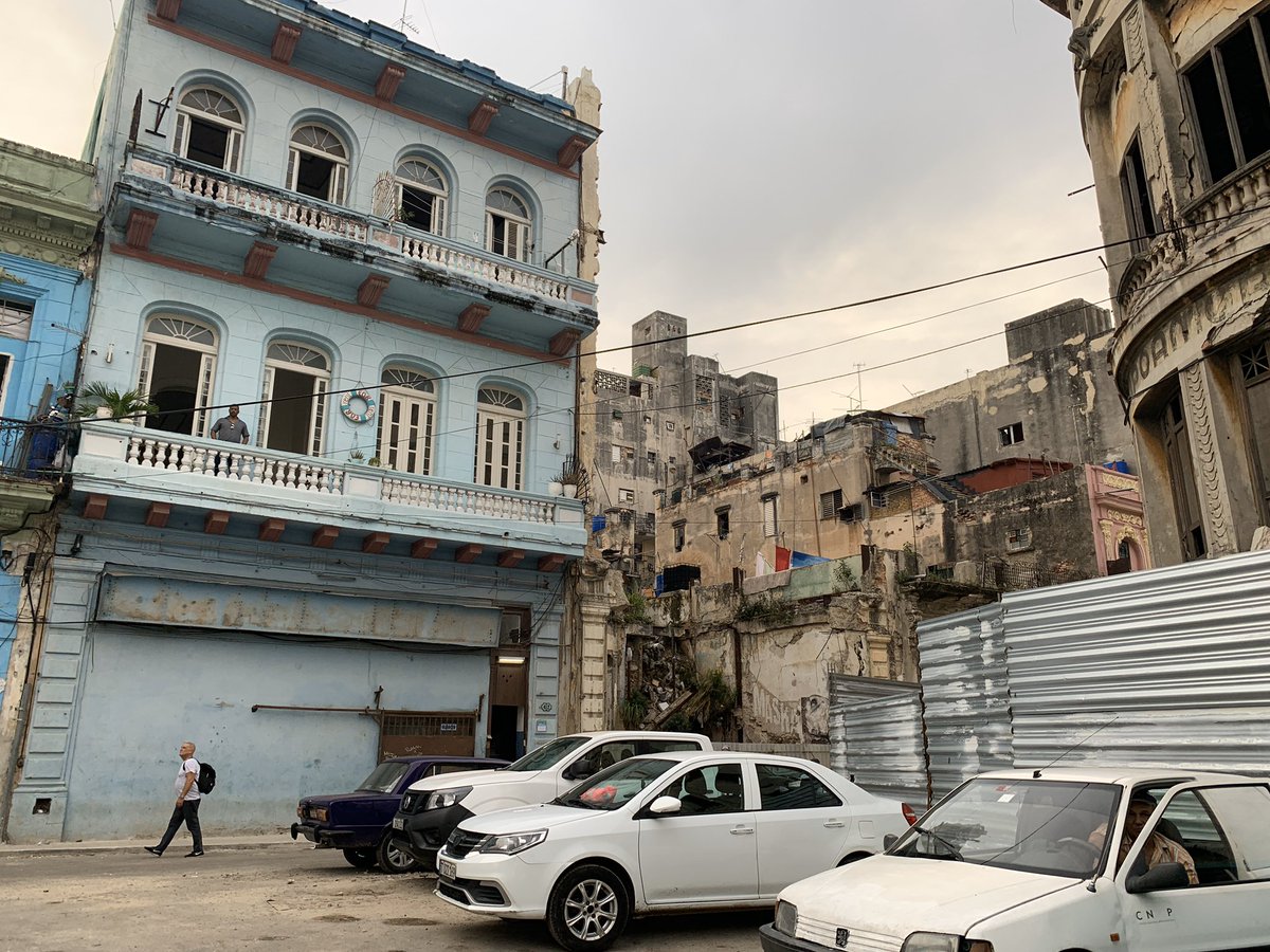 ZoyaKafka's tweet image. Төсөөллөөс тэс өөр байж шоконд оруулсан Куба 🇨🇺. Мохито нь л гоё бсан. Сайхан дурсамж юм даа. Монголд ирчээд яаж тийм болсныг нь ойлгохоор хичээж баримтат #кино хүртэл үзэж билээ ккк. Кубачууд 500 жил хайж бгаа эрх чөлөөгөө удахгүй олох болтугай! 🙌 #аялал zoyakafka.com/2018/12/30/%d1…