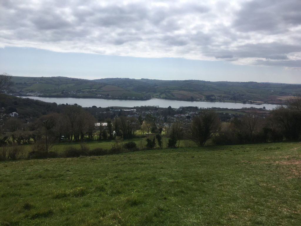 Barbaraswalking's tweet photo. Another day #walklocal. Seeing more people in lanes where I wouldn't normally see anyone..all good with #socialdistancing. Yesterday found Chippy Van on my way home so I #shoppedlocal too. https://t.co/pB1nE5dbza