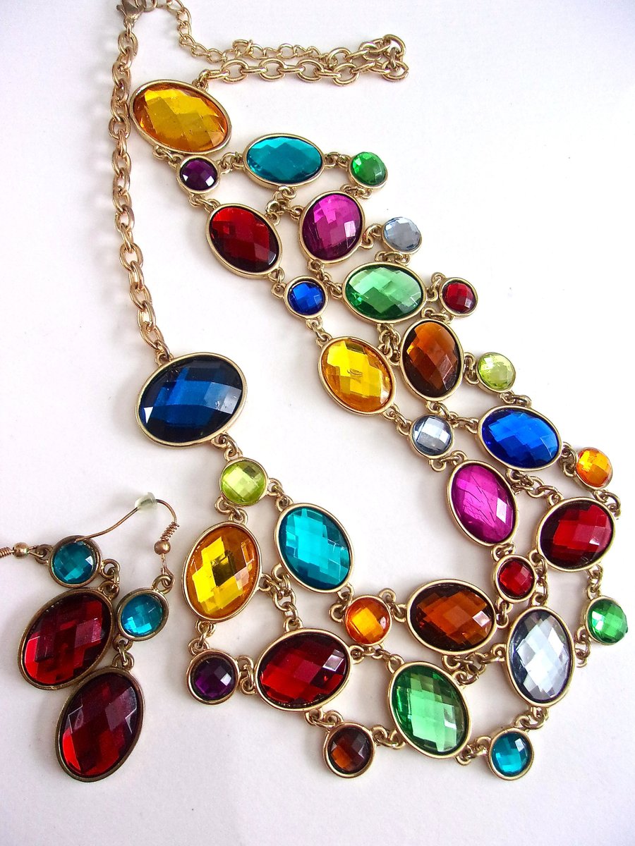 renaissancefai's tweet photo. Excited to share the latest addition to my #etsy shop: Multi Color Acrylic Cabochon Necklace Earring Set, Bib Style, Faceted, Chain Linked, Vintage https://t.co/EESvXXRHTx #rainbow #necklace #women #plastic #jewelryset #necklaceearrings #multicolornecklace #acryliccabo https://t.co/cKUCY09JKP