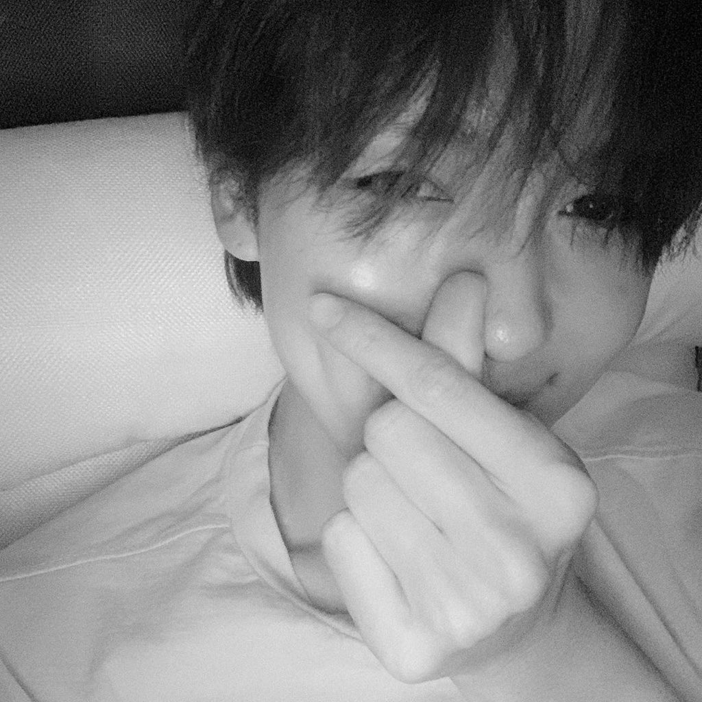 dnlsjtkfkdgo44's tweet photo. 건강하게 조심히 잘 다녀와요💙 많이 보고싶을거야😭😭 #김진우싸랑해_기다릴게 https://t.co/1yI8CcGK5z