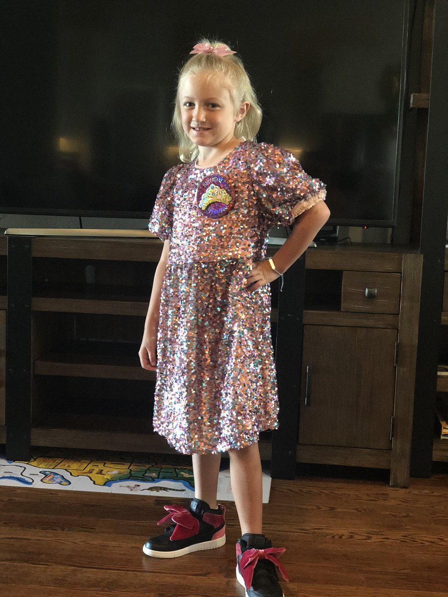 BerkleyGray7's tweet photo. Not foolin around, I’m 7 today!!  #glowup #j’s https://t.co/WgYbPXIzhY