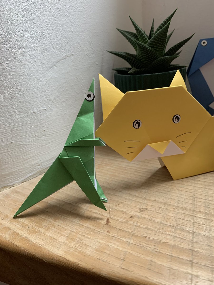Dinosaur or Lizard... you decide 😊

#origamichallenge