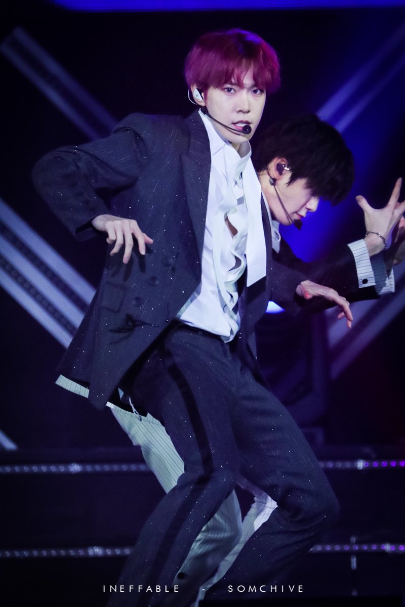 somchive's tweet photo. 191124 누가 우리 아이 옷 좀 여며주세요ㅠㅠㅠ애기야ㅠㅠㅠㅠㅠ #NCT #NCT127 #도영 #DOYOUNG https://t.co/34Uk7jNm4O