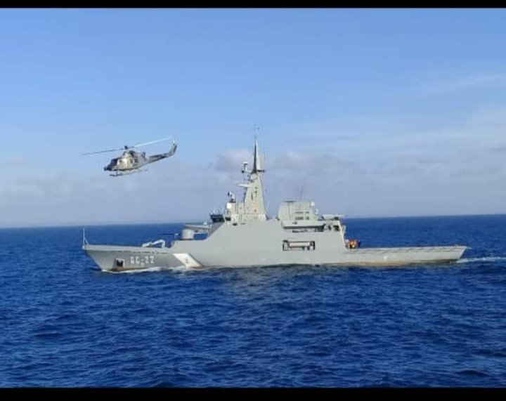 .Cuando un Pescador se queda varado en el ancho mar.."Alli estan los oficiales de la Armada. Cuando un ciudadano requiere de la ambulancia del Comando de Pampatar sin distinción politica alli estan los mejores oficiales <a href="/ArmadaFANB/">Armada Bolivariana</a> <a href="/AB_Guardacostas/">Comando de Guardacostas</a> <a href="/AB_Gcpampatar/">GUARDACOSTAS PAMPATAR (EPGPAM)</a> <a href="/PrensaFANB/">mindefensa_ve</a>