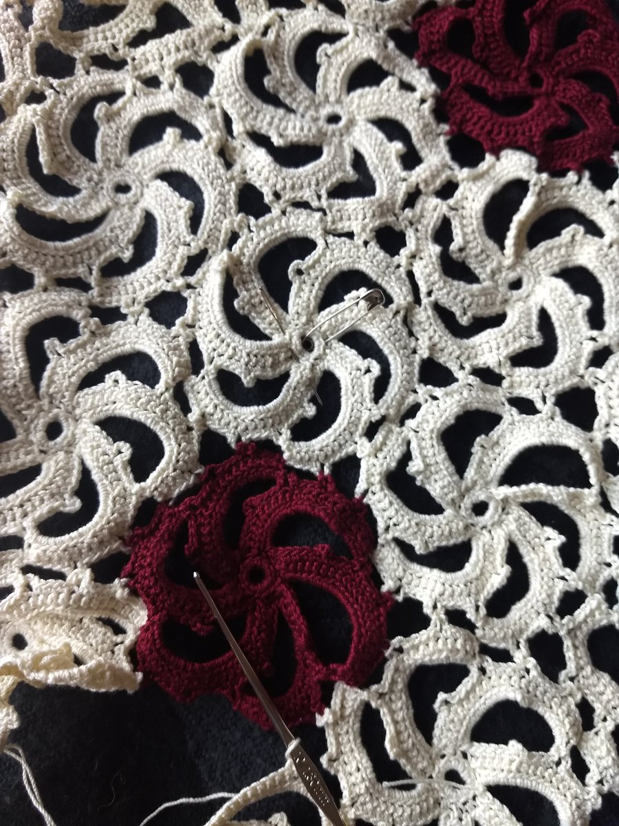 RosaISmith's tweet photo. 2.5 weeks and 18 spiral medallions into working from home, I wrote about my #quarantinecrafts  https://t.co/KfUe10EZS4 https://t.co/dixEHf8eew