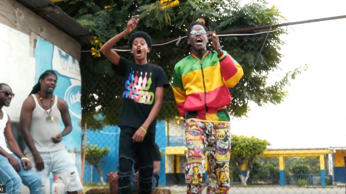 PowderfingerPR's tweet image. A tres' cool video by our friends @BLVKH3RO and #WayneJ! 
youtube.com/watch?v=ygERuC…