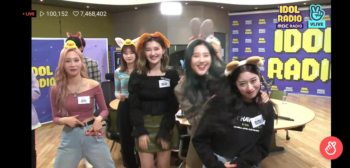 AnthonyJung6's tweet photo. It was a great experience to be able to join their live session with Idol Radio. They (페이버릿) are very excellent and talented performers, especially their singing and dancing skills. Their most recent comeback which is "또 LIE" (4th mini album), it was great. 페이버릿 수고했어 https://t.co/cNznDcQsZv